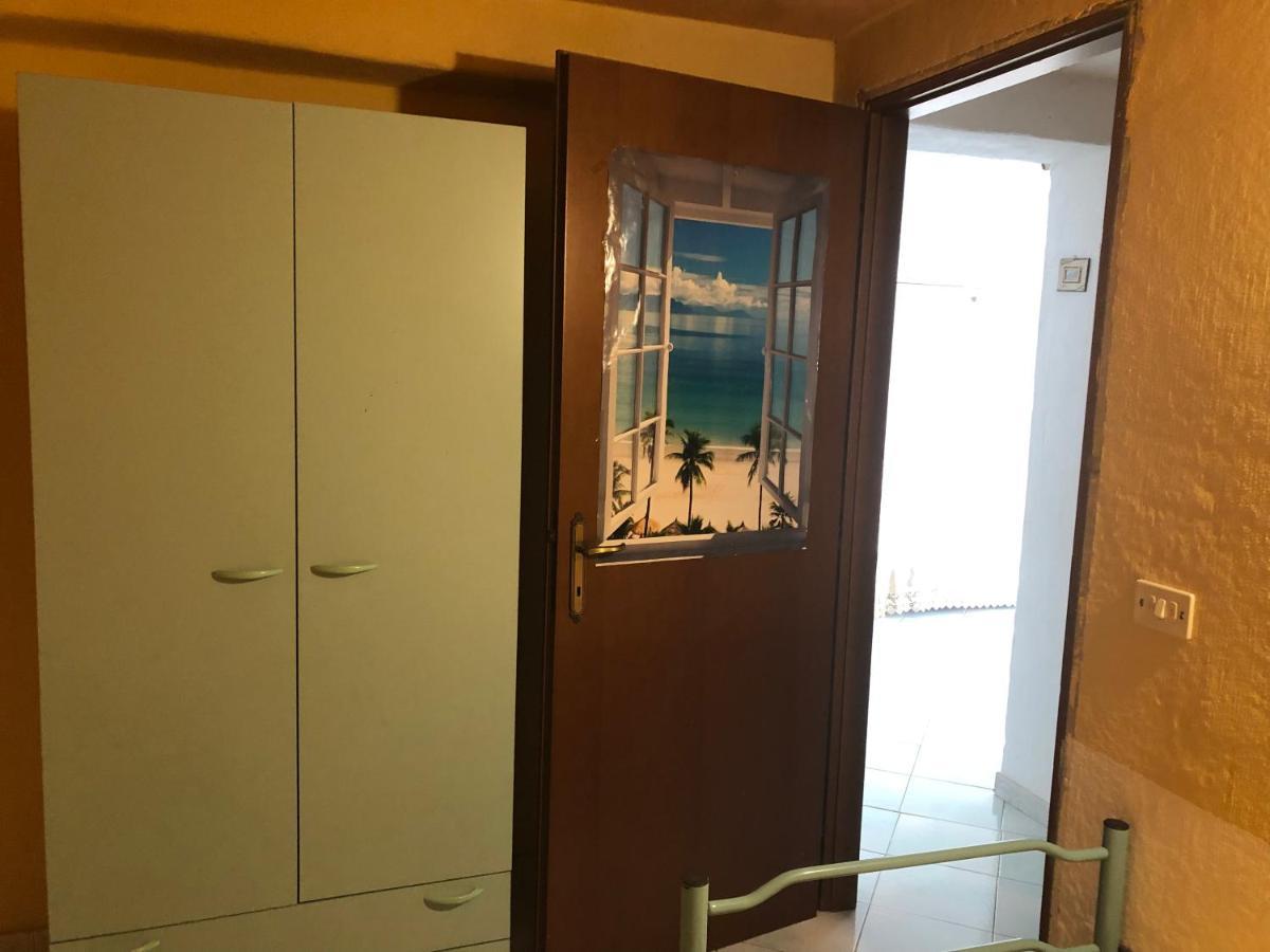 Sarrala Apartment แตร์เตนิอา ภายนอก รูปภาพ
